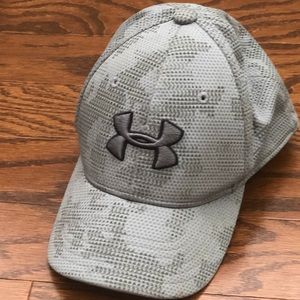 Boys UA Under Armour hat youth small/medium